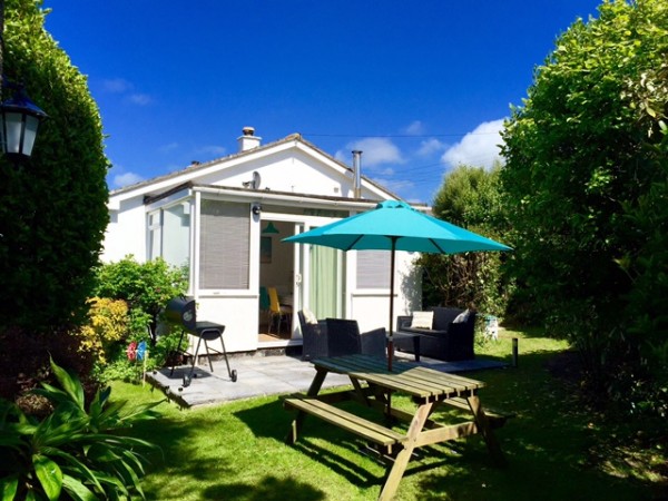 Sandilands private garden, a dog friendly cottage in Cornwall