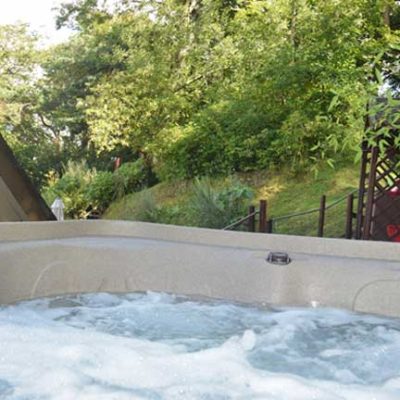 Outdoor hot tub at The Quantock Hide, Somerset