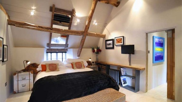 Boutique Retreats - Yarrow Cottage