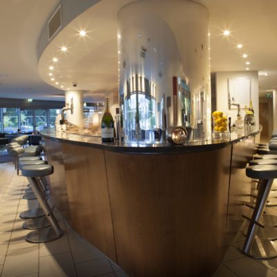 Captain's Hotel & Spa bar
