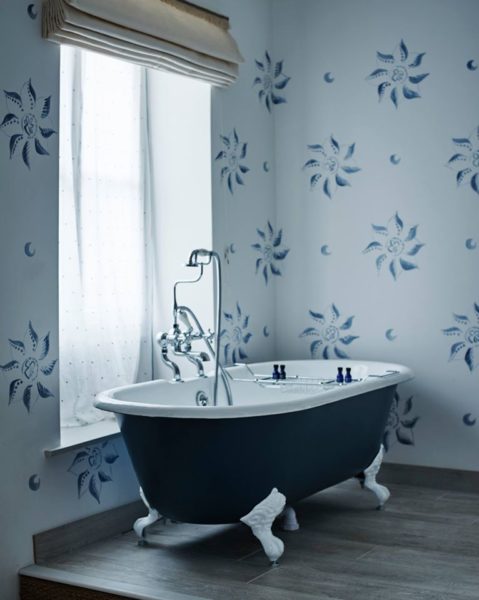 The Bull Inn bathroom