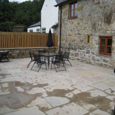 Private patio - Bed & Basket