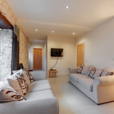 Cranberries Hideaway - luxury dog friendly self-catering barns in Devon