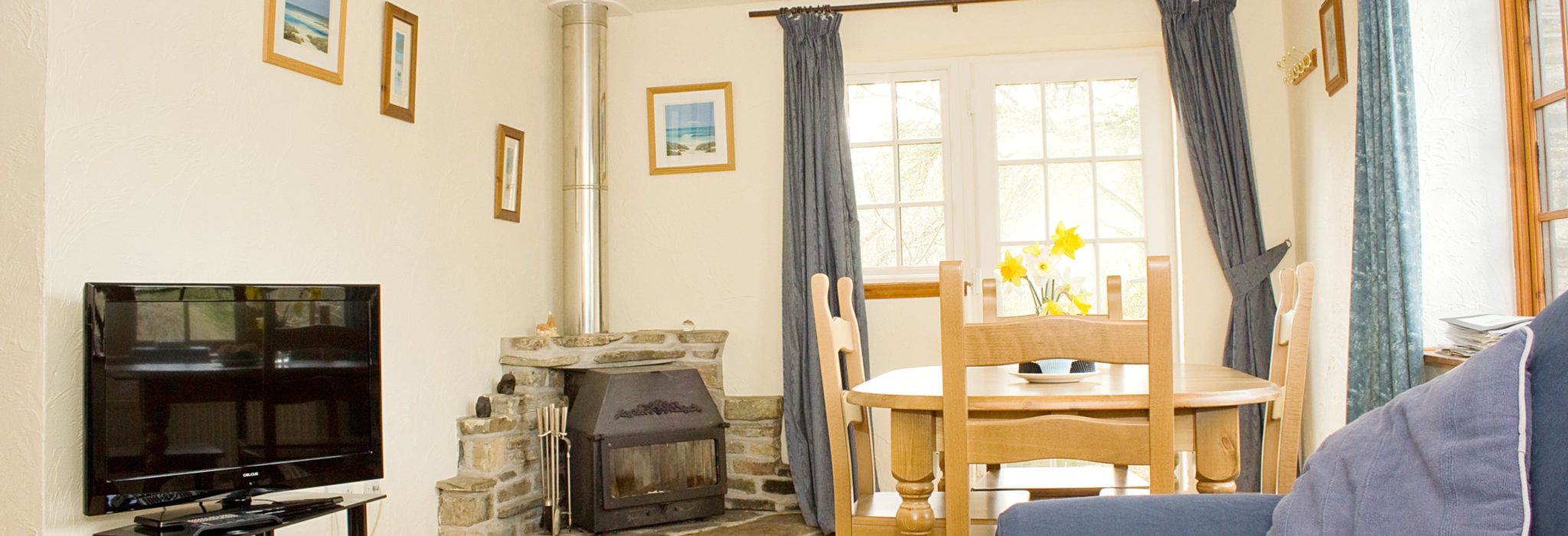 Lower Hearson Farm Cottages - living room