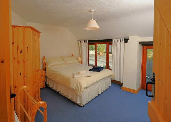 Lower Hearson Farm Cottages - bedroom