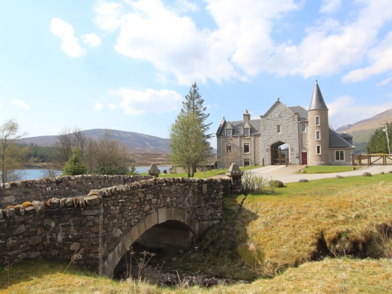 Large self-catering castle to rent as a holiday home - Scotts Castle Holidays