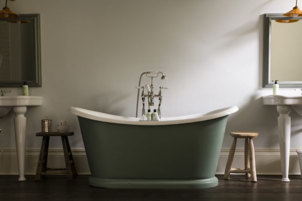 Roll-top bath at No. 38 The Park