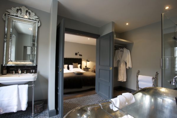 The Wheatsheaf Inn - dog-friendly inn, Gloucestershire
