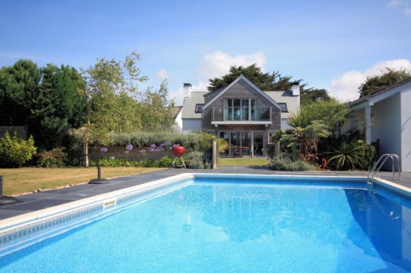 John Bray Cornish Holidays - dog-friendly self-catering apartment